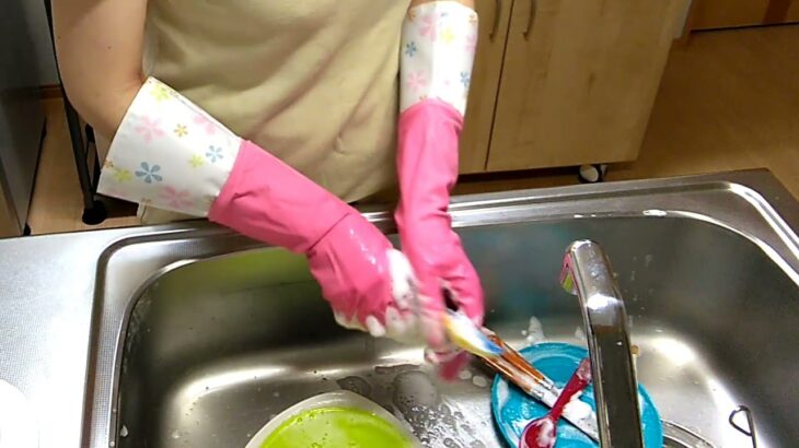 キッチンリセット ピンクのゴム手袋 手元 毎日 主婦 ASMR