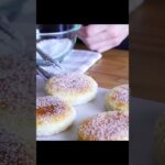 TikTok100万超え！揚げないクリームドーナツ作り方✨【材料4つ・食パンで簡単】